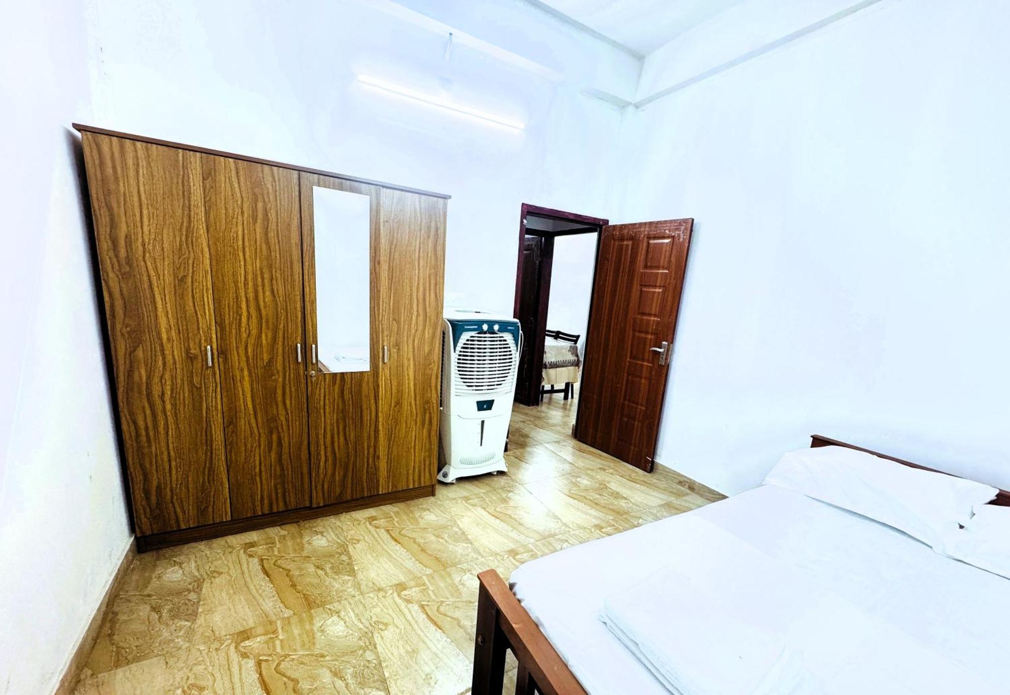 Vcs Apartments Parassinikadavu Parassinikkadavu 외부 사진
