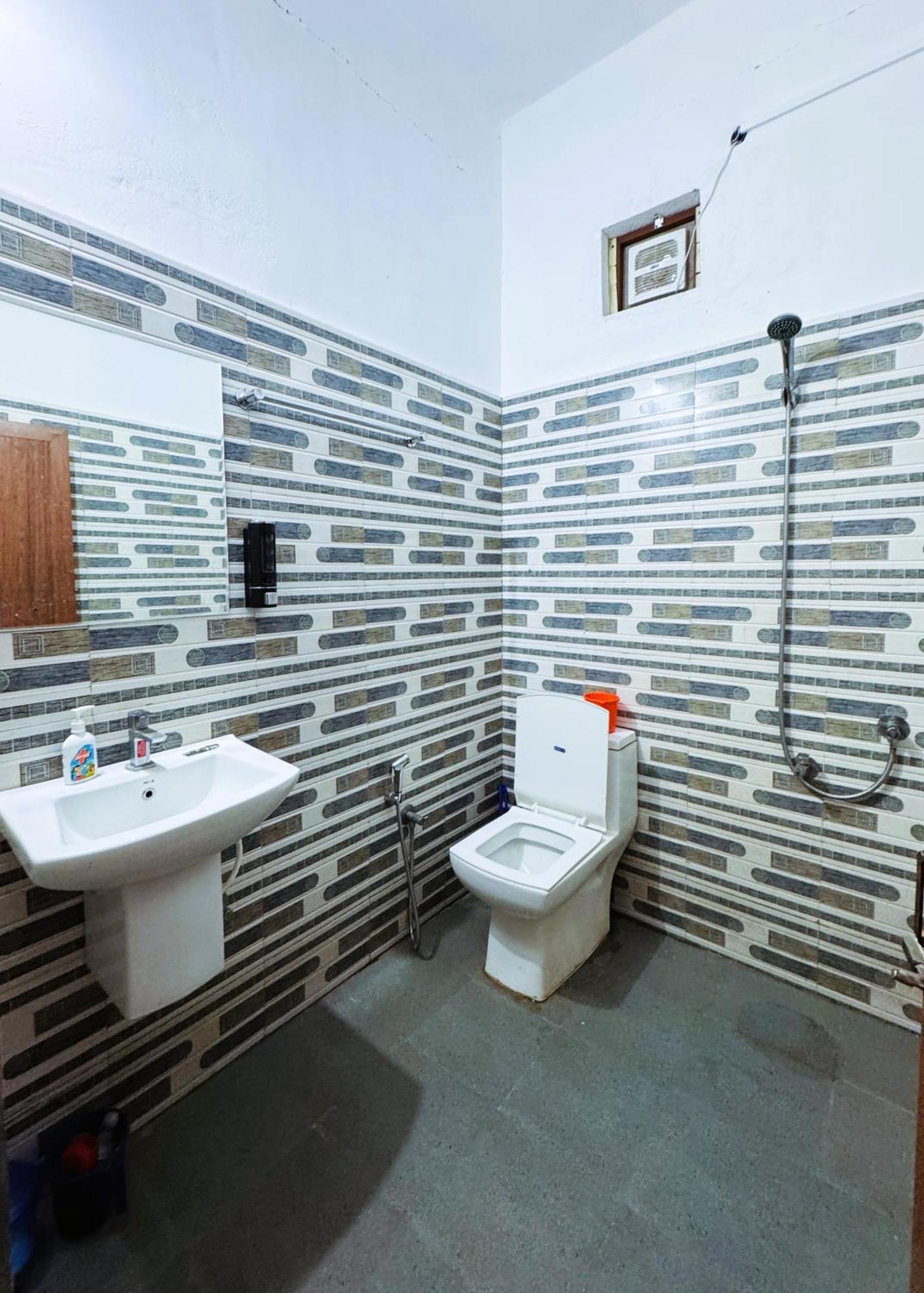Vcs Apartments Parassinikadavu Parassinikkadavu 외부 사진